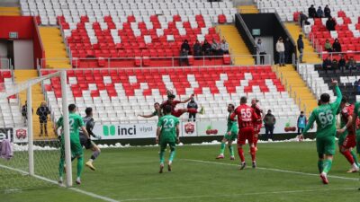 TFF 2. Lig Beyaz Grup 27. hafta mücadelesinde sahasında lider