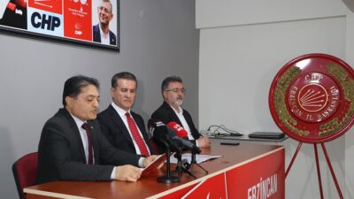 CHP Erzincan Milletvekili Mustafa Sarıgül, CHP Erzincan İl Başkanlığında bir