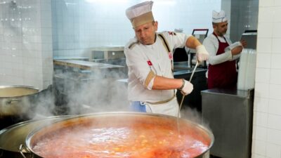 Erzincan Belediyesi, Ramazan ayında ihtiyaç sahibi ve yaşlı vatandaşlara yönelik