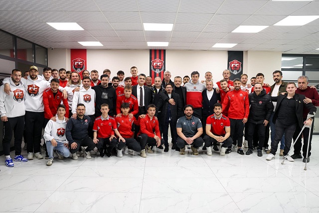 24Erzincanspor Kulübü, Ramazan Bayramı dolayısıyla düzenlediği bayramlaşma töreninde camiasını bir