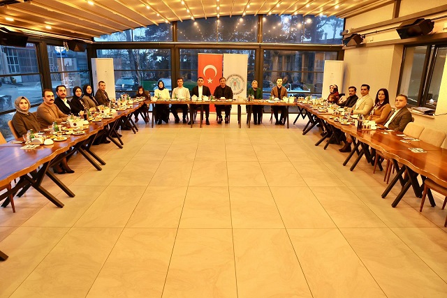 Erzincan Valisi Hamza Aydoğdu, vali yardımcıları ve kaymakamlarla birlikte Üzümlü