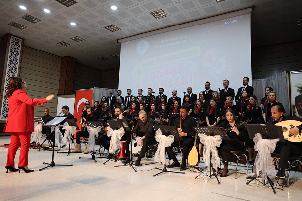 Hamza Aydoğdu, il protokolüyle birlikte Valilik himayelerinde ve Erzincan İl