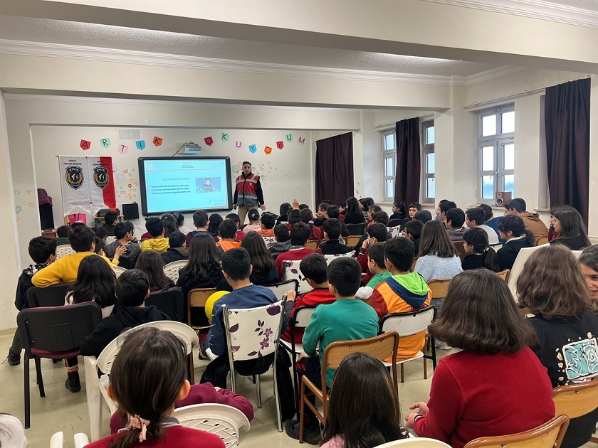 Kahramanmaraş ve Şanlıurfa’nın Siverek ilçesinde meydana gelen olayların ardından, Erzincan