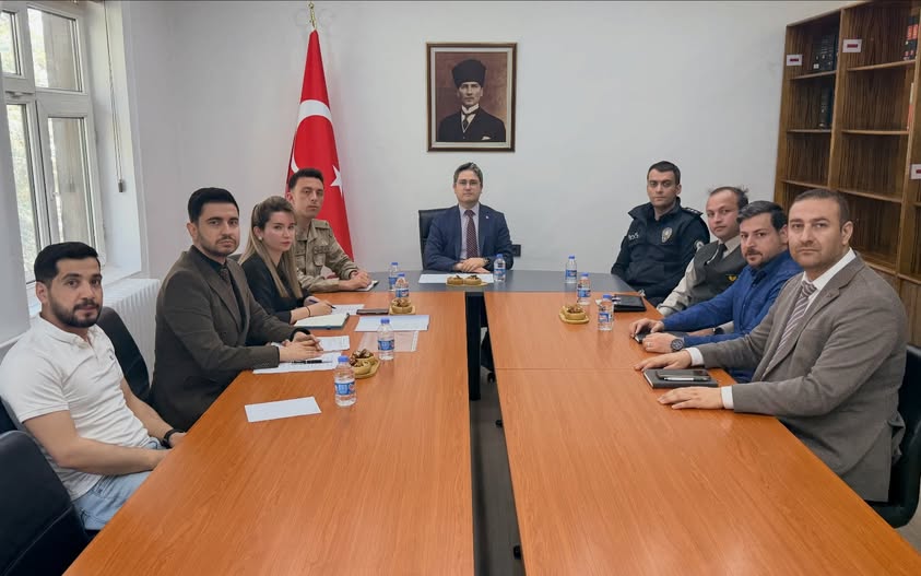 Kemaliye Kaymakamı Emirhan Arıkan başkanlığında, Kaymakamlık Toplantı Salonu’nda; Kemaliye’de düzenlenecek