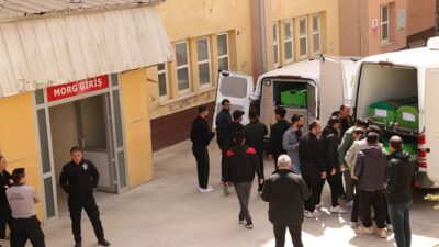 Muğla’nın Bodrum ilçesine bağlı Yalıkavak Mahallesi açıklarında batan lastik bottaki