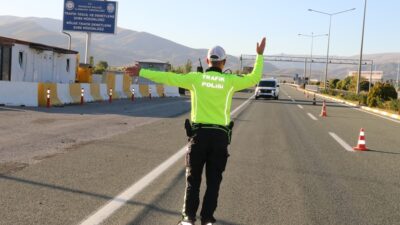 Karayolları Trafik Kanunu’nda yapılan yeni düzenleme yürürlüğe girdi.
