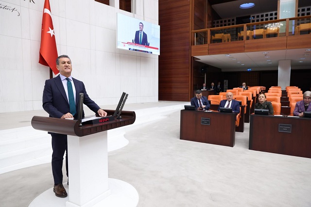 CHP Erzincan Milletvekili Mustafa Sarıgül, TBMM Genel Kurulunda bir konuşma