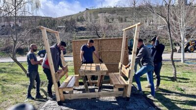 Kemah Belediyesi, Yılmaz Tankül Parkı’nda yürüttüğü yenileme çalışmalarıyla ilçeye modern