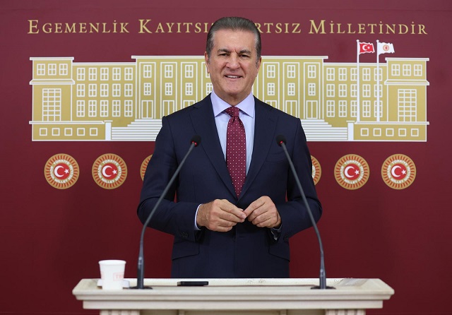 CHP Erzincan Milletvekili Mustafa Sarıgül, TBMM’de düzenlediği basın toplantısında Polis