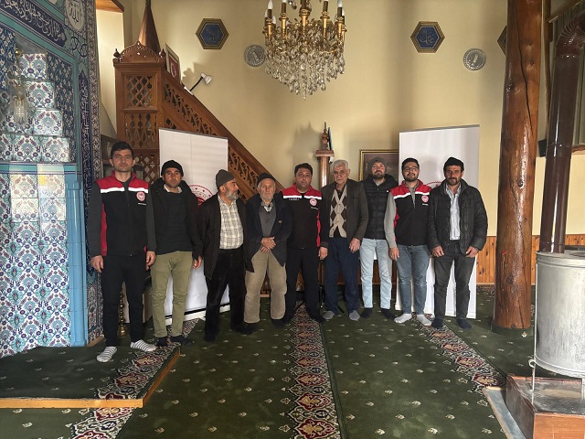 Kemah İlçe Tarım ve Orman Müdürlüğü ekipleri, Dedeoğlu Köyü’nde üreticilerle