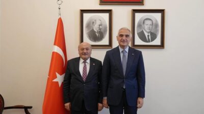 Erzincan Milletvekili Süleyman Karaman, Kültür ve Turizm Bakanı Mehmet Nuri