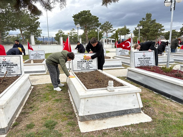 Ülke genelinde 14-20 Nisan tarihleri arasında anılan Şehitler haftası münasebetiyle
