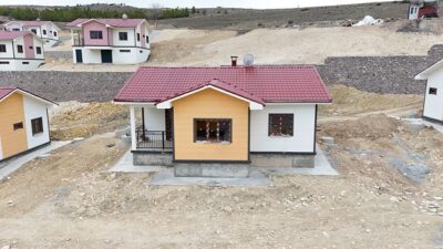 Yukarı Mahalle’de AFAD ve TOKİ tarafından afet sınırları içinde yer