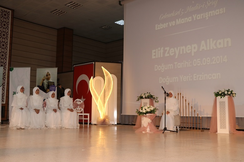Erzincan İl Müftülüğü bünyesinde eğitim faaliyetlerini sürdüren Sümbül Valide Sultan