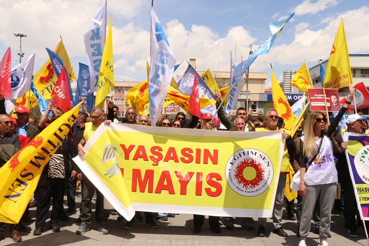 Erzincan’da öğlen saatlerinde bir araya gelen birçok STK eski terminal