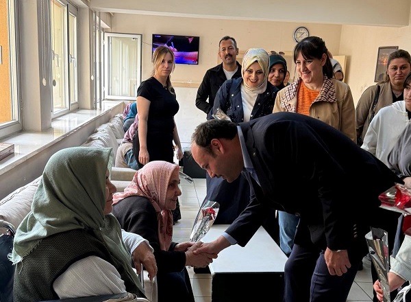 Milliyetçi Hareket Partisi Erzincan İl Başkanı Bilgehan Çağrı Özarslan, Anneler