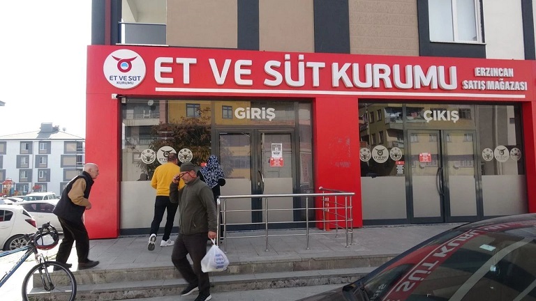 Kurban Bayramı öncesi Erzincan Et ve Süt Kurumu Mağazası’nda yoğunluk