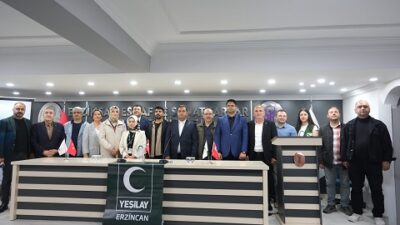 Yeşilay Erzincan Şubesi’nde gerçekleştirilen genel kurulun ardından yeni dönem resmen