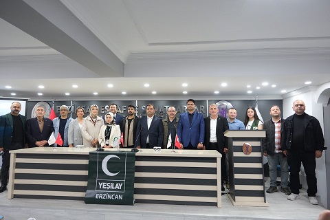 Yeşilay Erzincan Şubesi’nde gerçekleştirilen genel kurulun ardından yeni dönem resmen