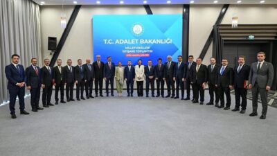 AK Parti Erzincan Milletvekili Süleyman Karaman, milletvekilleriyle birlikte Adalet Bakanı