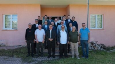 Erzincan Valisi Hamza Aydoğdu, birim amirleriyle birlikte merkeze bağlı Elmaköy