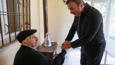 Bugün, hayatımızın her anında arkamızda bir dağ gibi duran, ömrünü