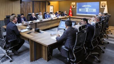 Erzincan Valisi Hamza Aydoğdu başkanlığında, Erzincan Belediye Başkanı Bekir Aksun,