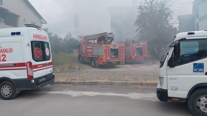 Erzincan merkez İnönü Mahallesi'nde yapımı devam eden bir inşaatta çıkan