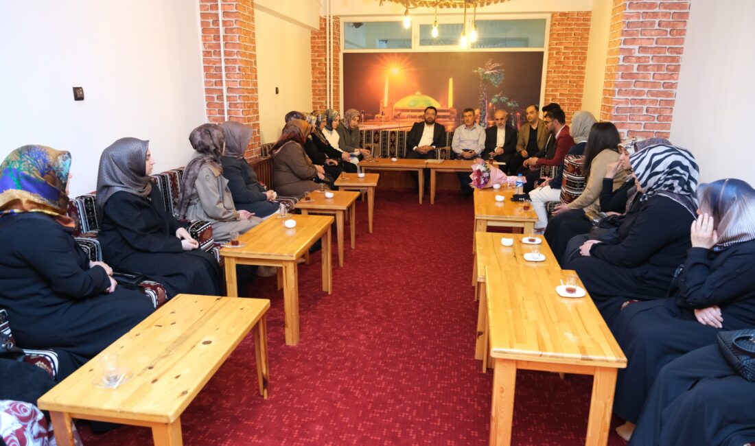Erzincan Spor Kulüpleri bünyesinde sporcu annelerine yönelik düzenlenen "Cuma Sohbetleri"