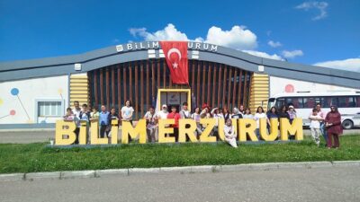 Demirkent TOKİ Ortaokulu, öğrencilerin bilimsel meraklarını artırmak ve akademik gelişimlerine