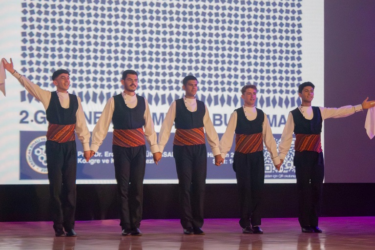 Mezun Koordinatörlüğü tarafından düzenlenen “İkinci Geleneksel Mezun Buluşması” Erzincan Binali