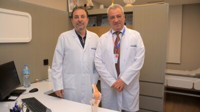 Gelişen teknolojiyle birlikte sağlık alanında birçok avantaj sunan robotik cerrahiyle