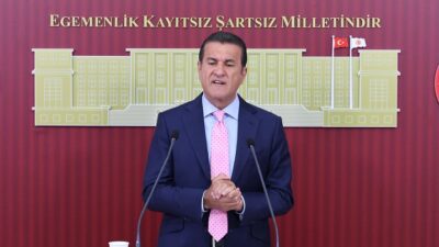 CHP Erzincan Milletvekili Mustafa Sarıgül, TBMM’de düzenlediği basın toplantısında siyasetin