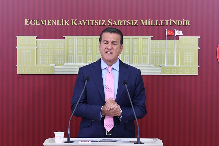 CHP Erzincan Milletvekili Mustafa Sarıgül, TBMM’de düzenlediği basın toplantısında siyasetin