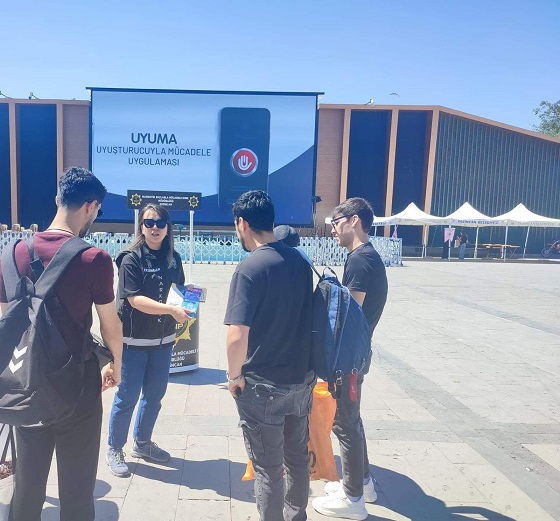 Erzincan İl Emniyet Müdürlüğü Narkotik Suçlarla Mücadele Şube Müdürlüğü ekipleri,