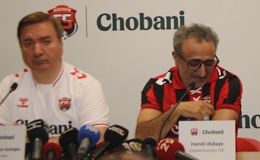 Erzincanspor ile gerçekleştirilen sponsorluk anlaşması kapsamında memleketi Erzincan'a gelen iş
