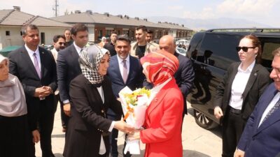 Aile ve Sosyal Hizmetler Bakanı Mahinur Özdemir Göktaş, AK Parti