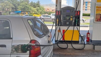 Küresel piyasalarda yükselen petrol fiyatları ve döviz kurundaki hareketlilik, akaryakıt