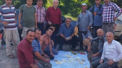 Erzincan'ın Kemah ilçesine bağlı Yücebelen köyünde, köy muhtarlığının öncülüğünde mezarlıklarda