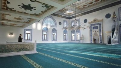 Kültür ve Turizm Bakanlığı Vakıflar Genel Müdürlüğü, bir yandan yurt