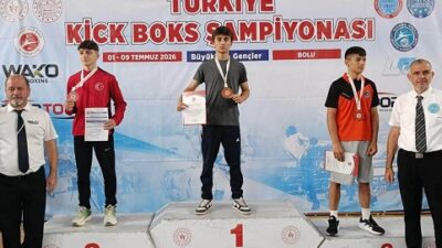 Bolu'da düzenlenen Türkiye Kickboks Şampiyonası'nda Erzincanlı sporcular önemli dereceler elde