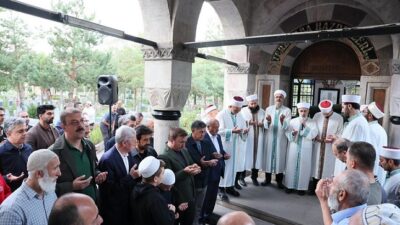 Erzincan’ın manevi önderlerinden Terzibaba Hazretleri, bu yıl üçüncüsü düzenlenen “Terzibaba