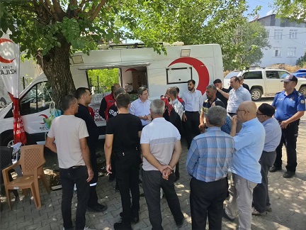 Kemaliye Kaymakamı Emirhan Arıkan, Kışlacık Köyü’nde meydana gelen yangının ardından