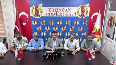 Yeni Parti Erzincan Milletvekili Mustafa Sarıgül, Erzincan Gazeteciler Cemiyetinde bir