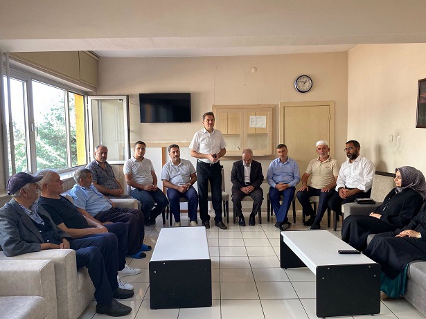 Erzincan İl Müftü Vekili Rahmi Elen, beraberindeki şube müdürleri, başvaiz,