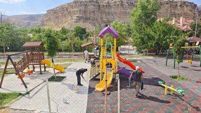 Kemah Belediyesi, ilçedeki parkların daha güvenli ve konforlu hale getirilmesi