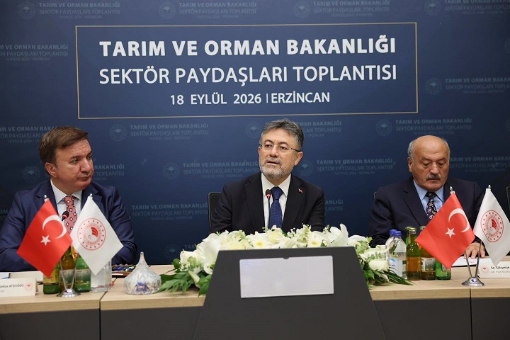Bir dizi programlara katılmak üzere Erzincan’a gelen Tarım ve Orman