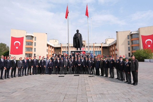 Erzincan’da 19 Eylül Gaziler Günü dolayısıyla tören düzenlendi. Erzincan Belediye