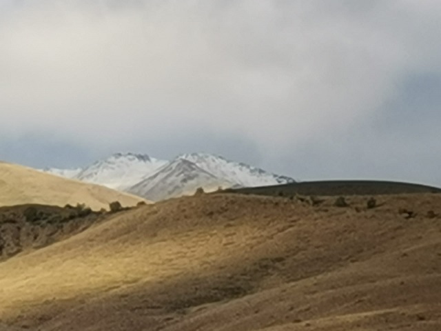 Erzincan’da hava sıcaklıklarının düşmesiyle birlikte yüksek kesimlere kar yağdı. Çayırlı