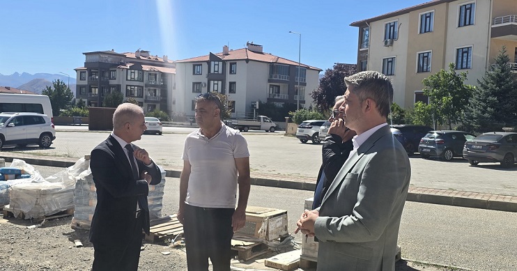 Erzincan İl Sağlık Müdürü Dr. Cihan Tekin, beraberindeki Destek Hizmetleri